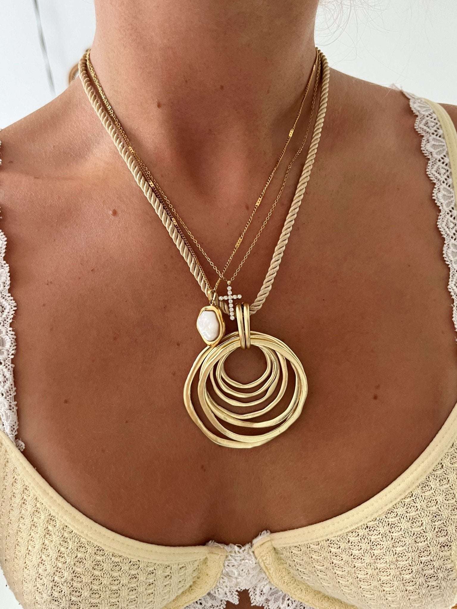 GRACE NECKLACE - Image 4